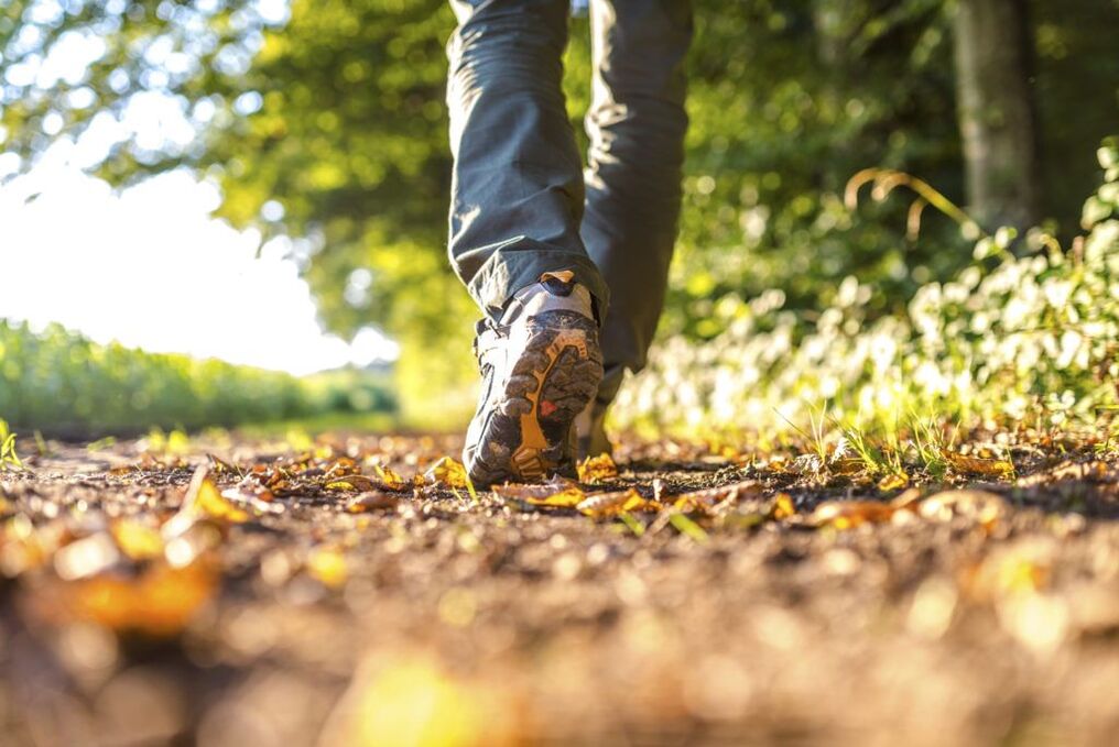 La marche aidera un homme à prévenir le développement de la prostatite